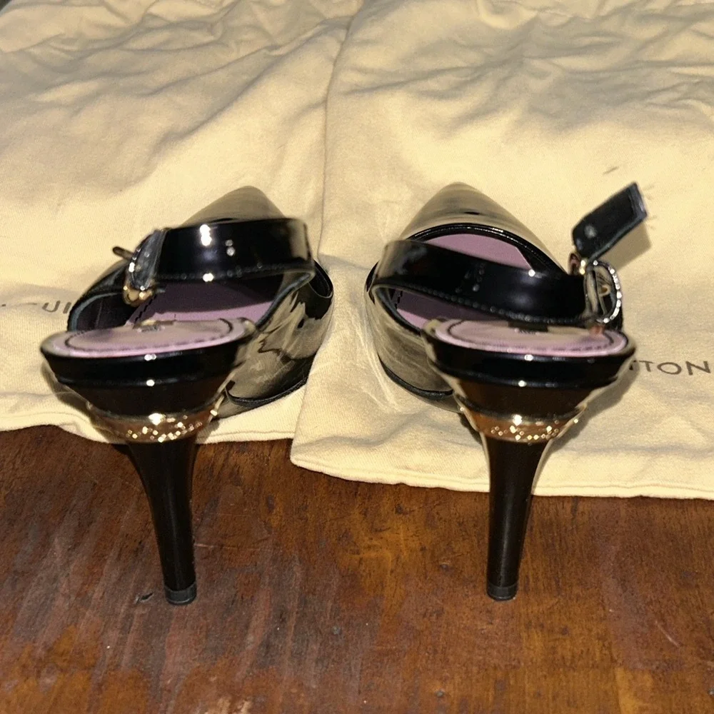 Louis Vuitton Patent Leather Slingback Pumps Women's Size: 38/8 With Dust‎ Bags
